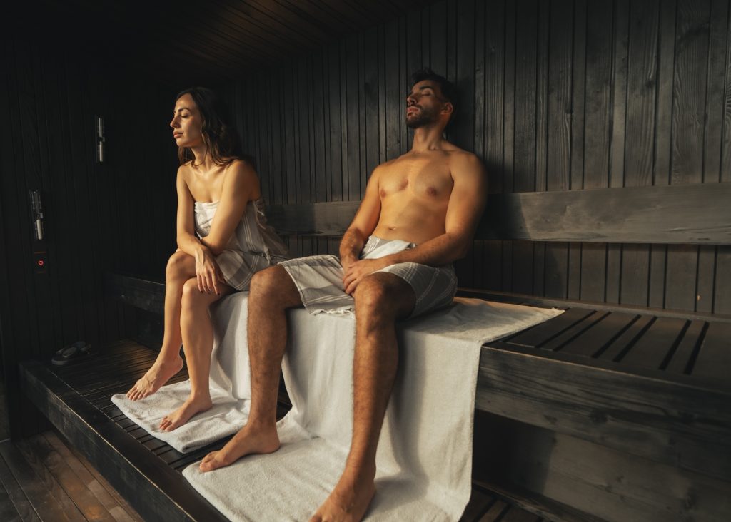 Nella notte di Halloween, lasciatevi avvolgere dalla magia e dal calore di un’esperienza spa profondamente rigenerante.